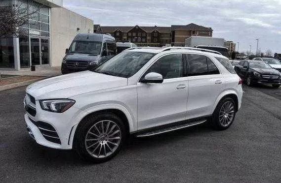 Read more about the article GLE 350 SUV 2021 White / White