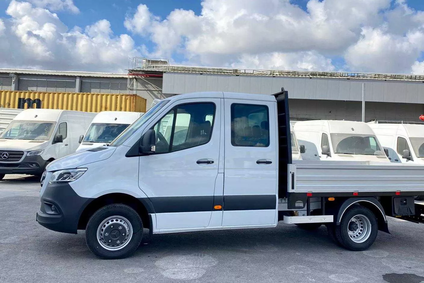 Read more about the article Mercedes Sprinter 519 Double Cab 2021